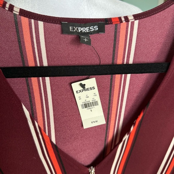 NWT Express Burgundy Striped Jumpsuit 3/4 Zipper Size Small - Picture 2 of 9